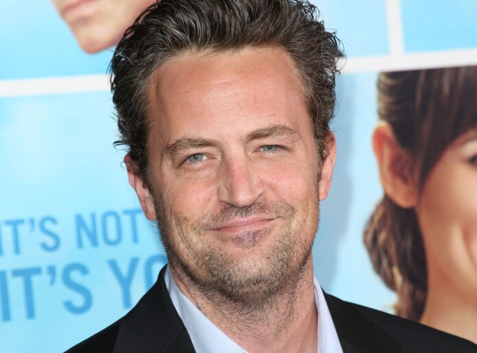 El actor de “Friends” Matthew Perry es enterrado en Los Ángeles