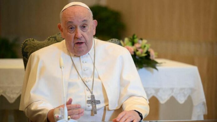 El papa sigue con la «inflamación pulmonar» pero no tiene fiebre