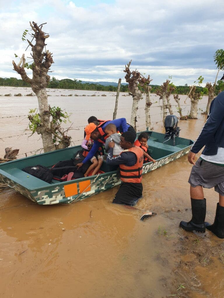 Fuerzas Armadas mantiene labores de asistencia a afectados por disturbio