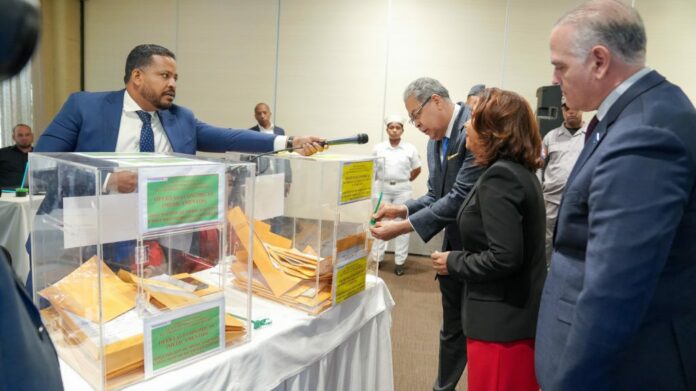 Gobierno inicia proceso  para la compra de medicamentos para suplir Farmacias del Pueblo y hospitales públicos