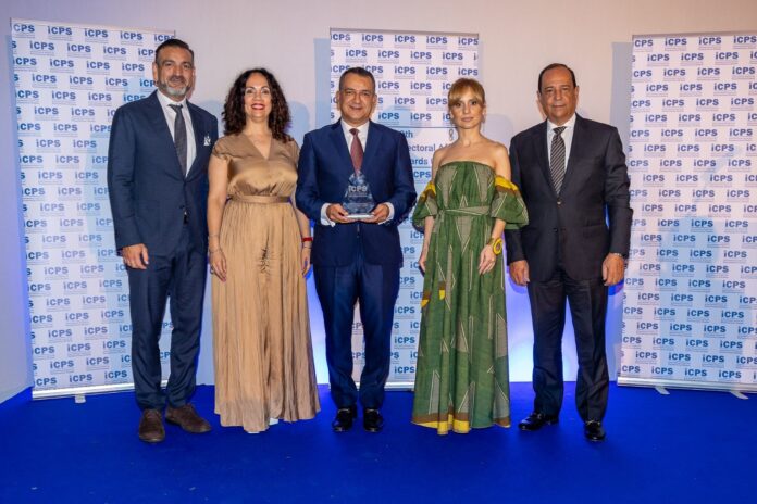 JCE recibe premio internacional