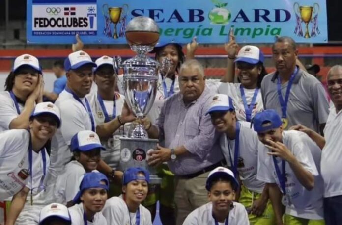 Las Águilas de Guachupita se coronan campeonas