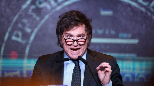 Los argentinos entre temor y esperanza ante plan de shock
