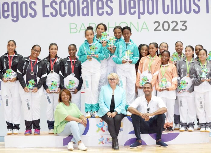 Metropolitana II e Higuamo campeones en tenis de mesa