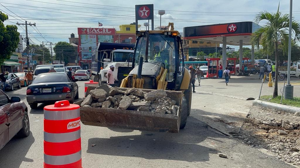 Obras Publicas trabaja en reconstruccion calle Isabel Aguiar tras lluvias