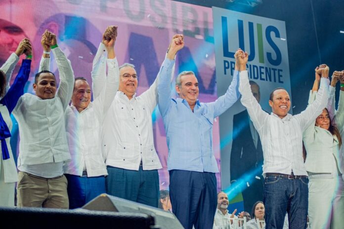 Pais Posible proclama a Abinader como su candidato presidencial para  elecciones del 2024