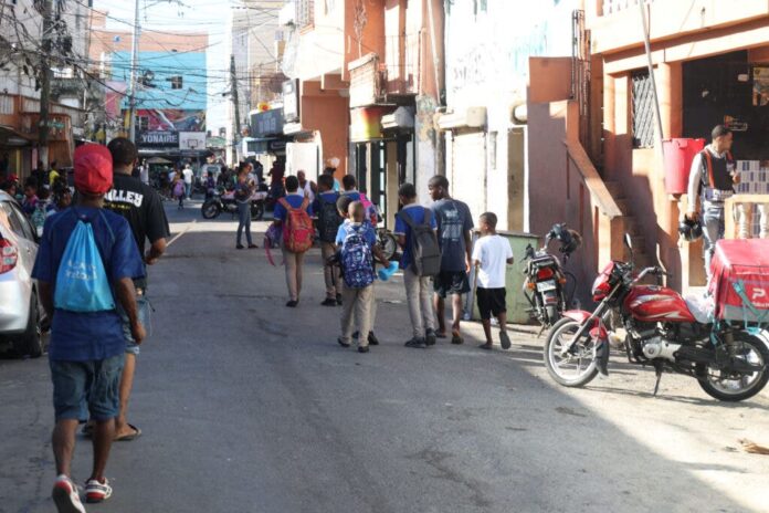 Roberto Ángel revela lo que hará el Gobierno en La 42 del barrio Capotillo