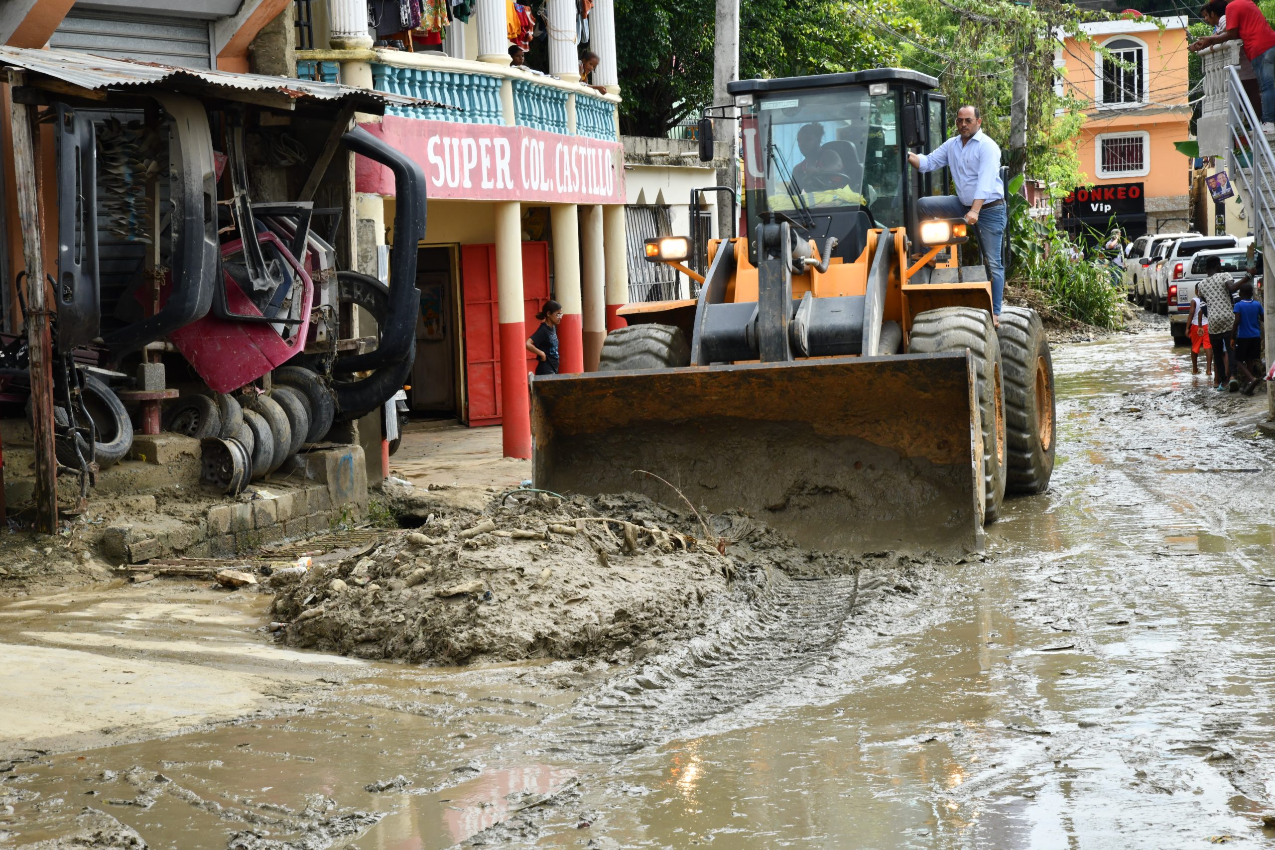 Salud Publica reitera a poblacion evitar contacto con aguas estancadas