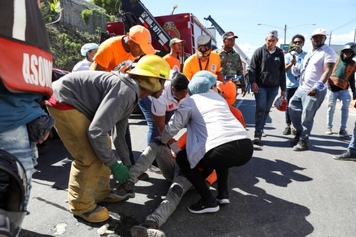 Son 23 unidades movilizan  heridos de  accidente  de Haina que hasta el momento ha cobrado nueve vidas