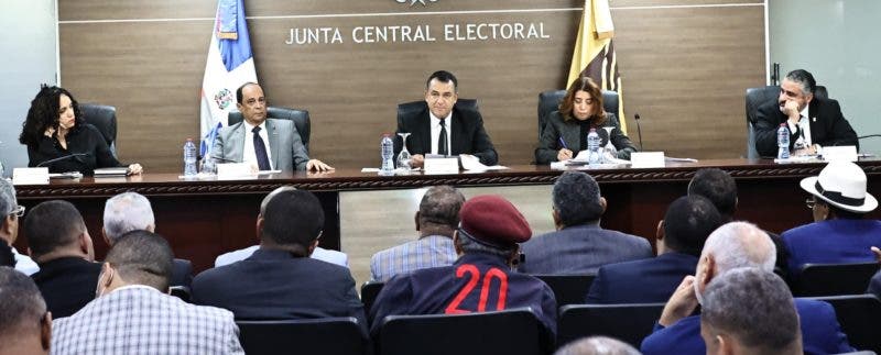 TSE conoce recurso contencioso contra la JCE por negar reconocimiento