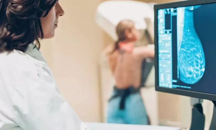 Un estudio apunta que un doble ataque a proteínas puede frenar un cáncer de mama