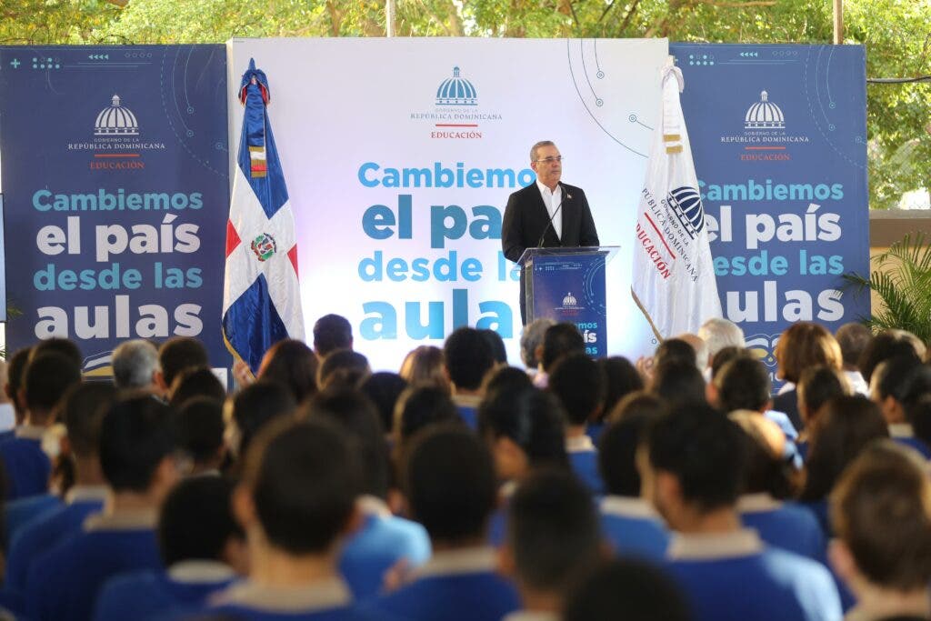 1701707710 804 Gobierno entrega ultimo libro de texto critica anterior gestion
