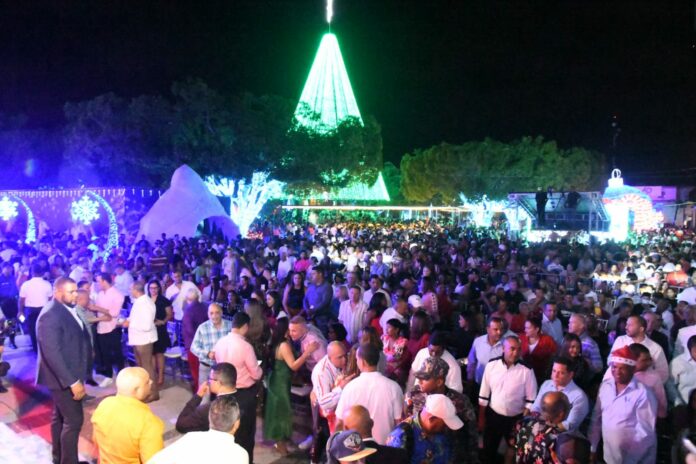 Alcalde de La Vega  inaugura el Parque Mágico de la navidad