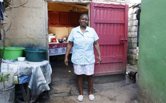 En la ribera del río Ozama viven en precariedad, insalubridad y miseria extrema