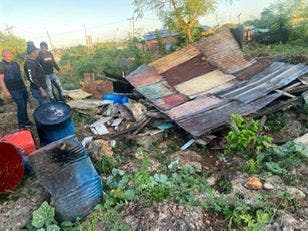 1702152070 142 Desmantela fabrica de ron adulterado en La Romana