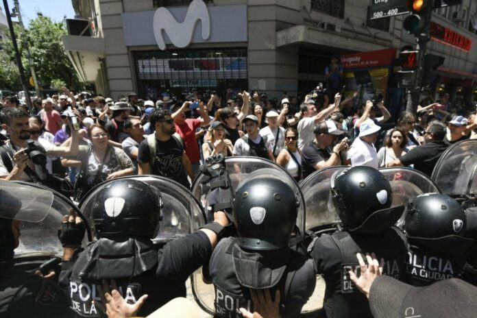 La CGT y organizaciones sociales se movilizan contra decreto «inconstitucional» de Milei