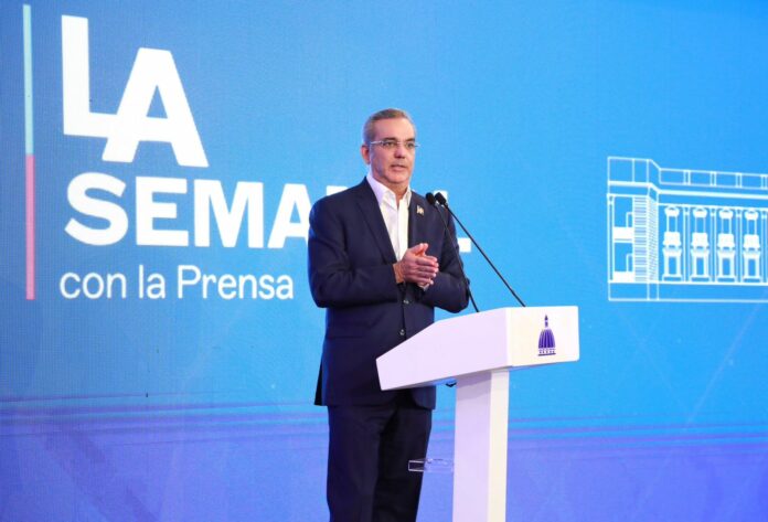 Abinader afirma pobreza en RD ha bajado un 23,4 entre el periodo abril-junio 2023