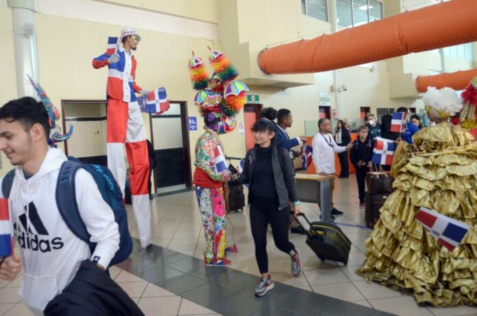 Aeropuerto Cibao celebra con Turismo llegada al país de 10 millones de visitantes en 2023