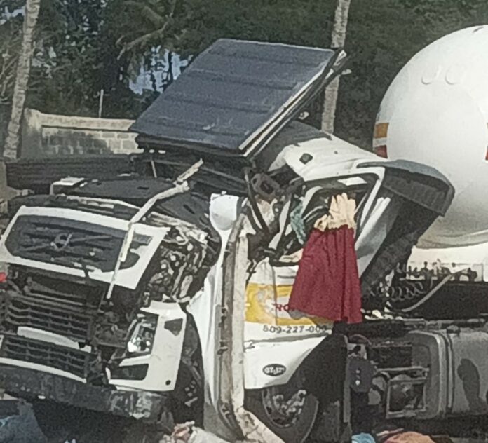 Al menos un muerto tras accidente que involucra una patana de gas