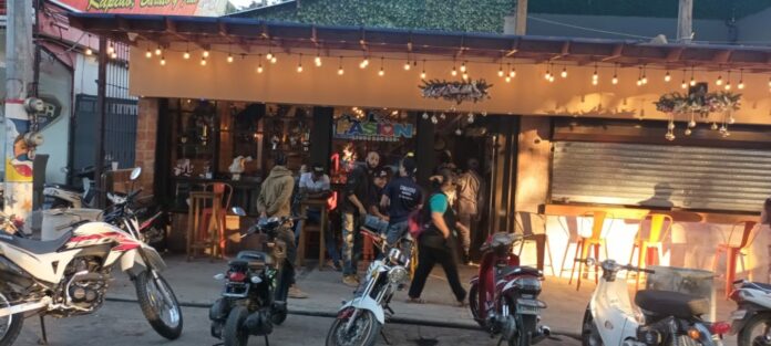 Autoridades realizan operativos antirruido en centros de expendios de bebidas alcohólicas en Constanza