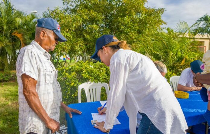 Casi mil personas asisten a la primera jornada de salud de la SISALRIL en SPM