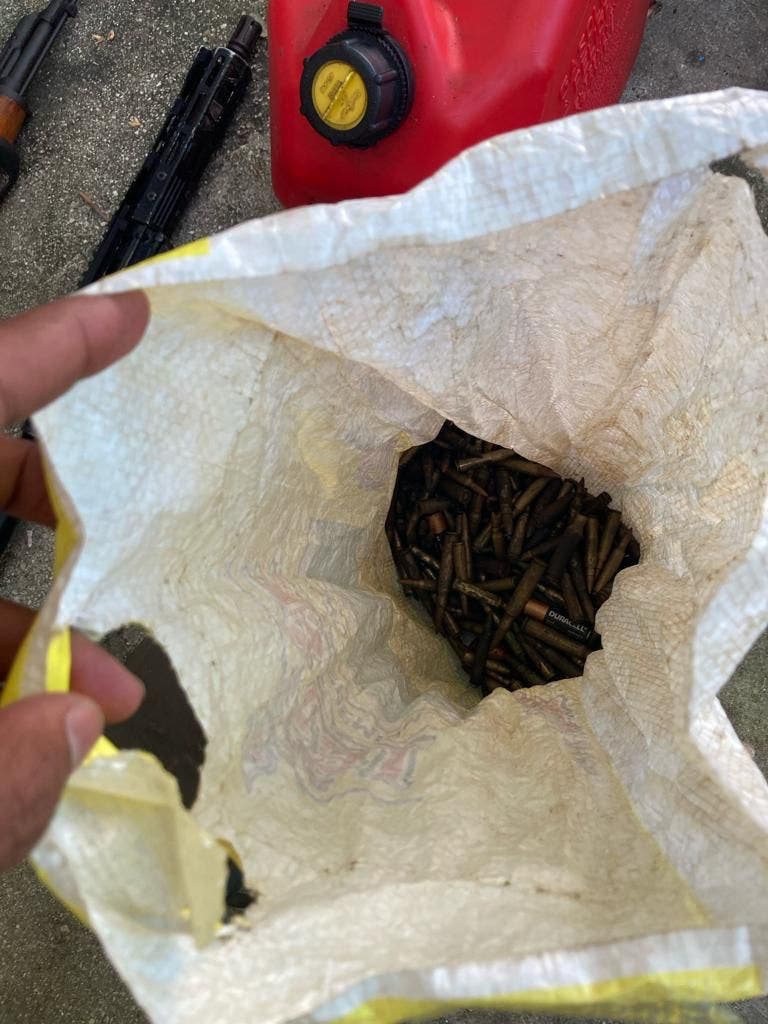 DNCD apresa dos extranjeros en Barahona con fusiles de asalto