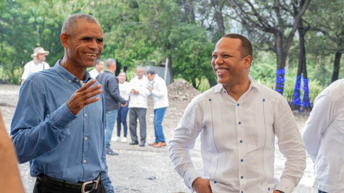 Edesur electrifica la comunidad de Galindo, en Azua