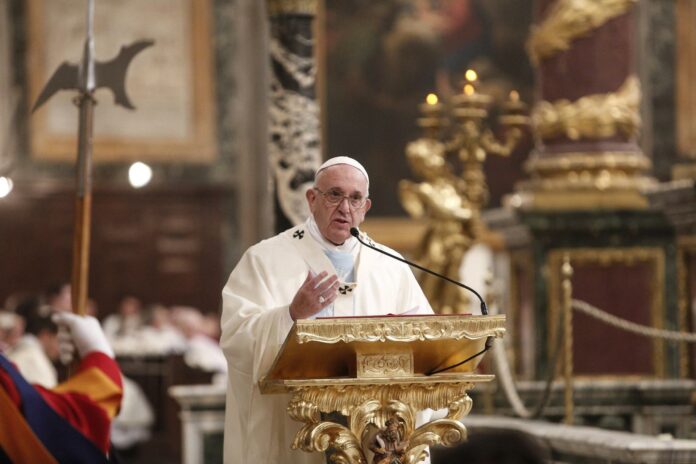 El Vaticano aclara que las madres solteras pueden recibir la Comunión