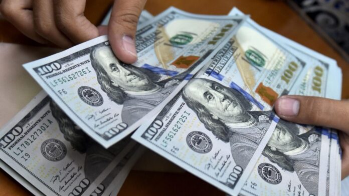 El dólar se cambia este martes a RD$57.90