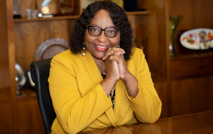 Fallece la directora emérita de la OPS, doctora Carissa Etienne
