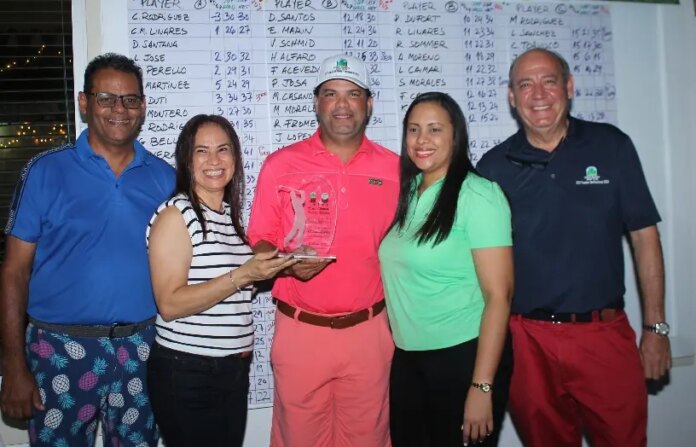 George Veras gana torneo de golf Mercedes Birthday
