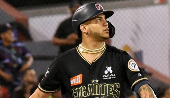 Gigantes dejan Tigres en el terreno con tres en el 9no