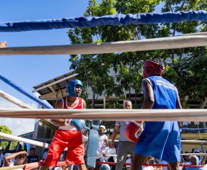Hubo voleibol y boxeo en Baní