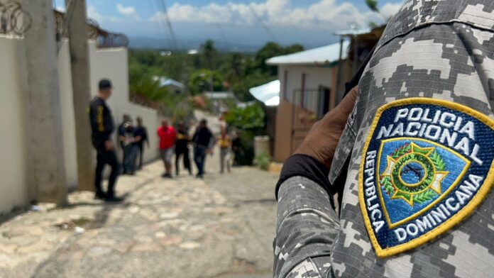 Intentó asaltar a una policía y mira lo que le pasó