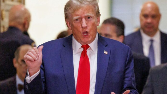 Jueza pausa temporalmente el proceso judicial contra Trump por injerencia electoral