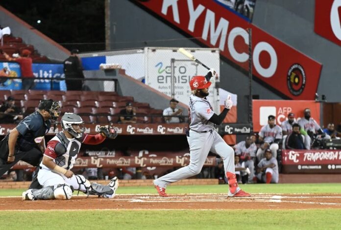 Junior Caminero se despide con grand slam