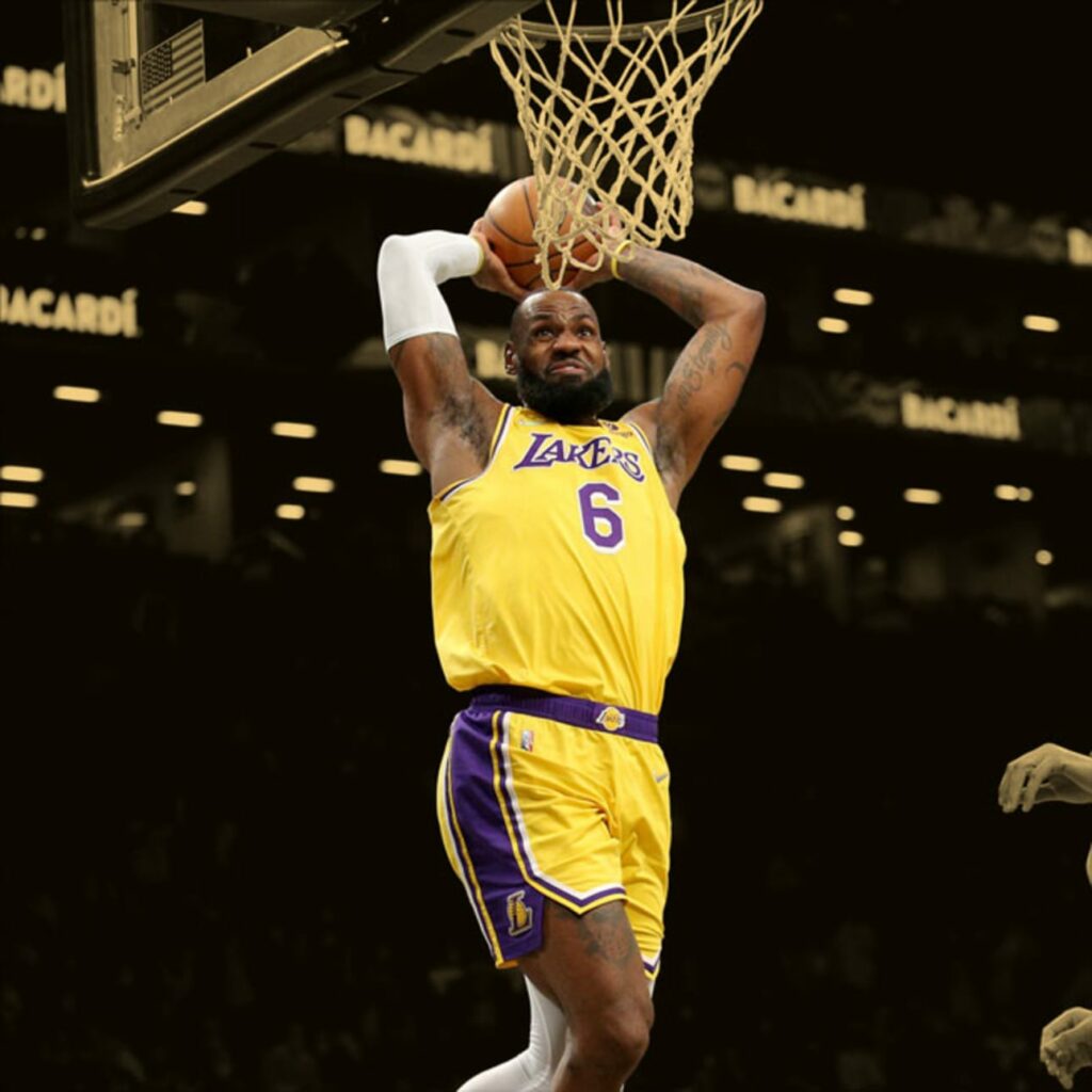 LeBron James celebra su 39 cumpleanos en plena vigencia y