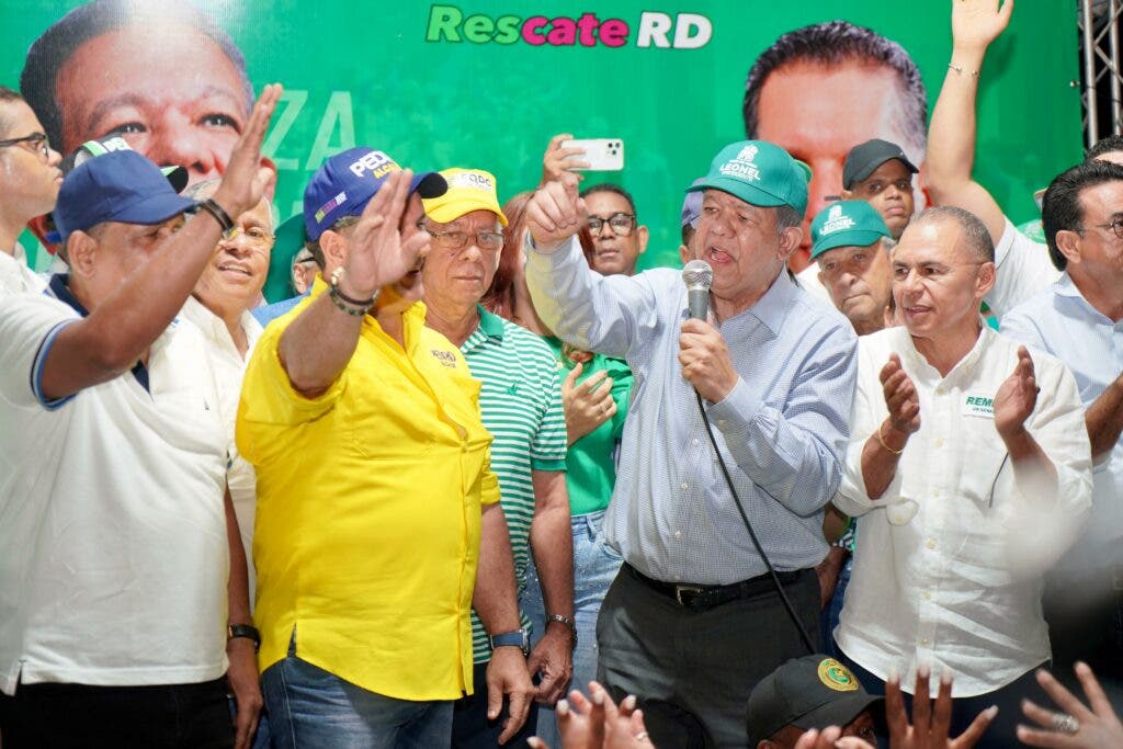 Leonel acusa al gobierno de Luis Abinader de incumplidores y