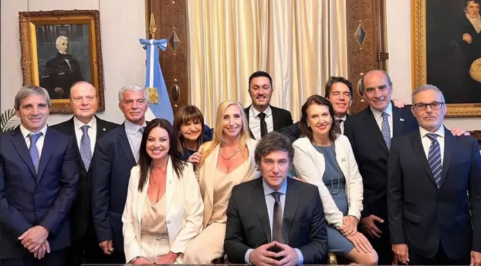 Milei convoca su primera reunión de gabinete tras la asunción presidencial