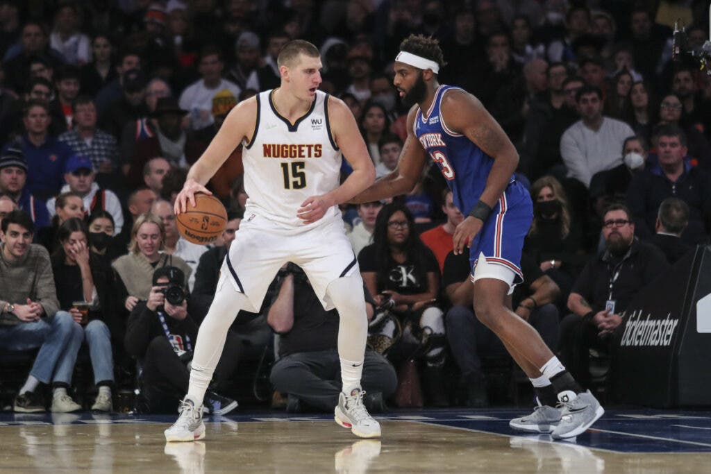 Mitchell Robinson estara fuera al menos 2 meses por una