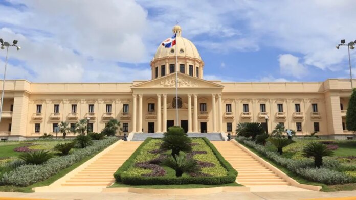 Riesgo-país alcanzó ayer un mínimo histórico de 242 puntos