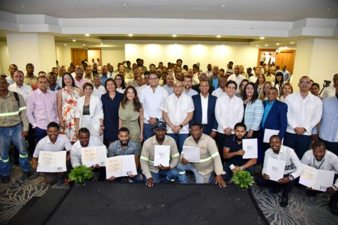 SIE certifica a 300 técnicos electricistas