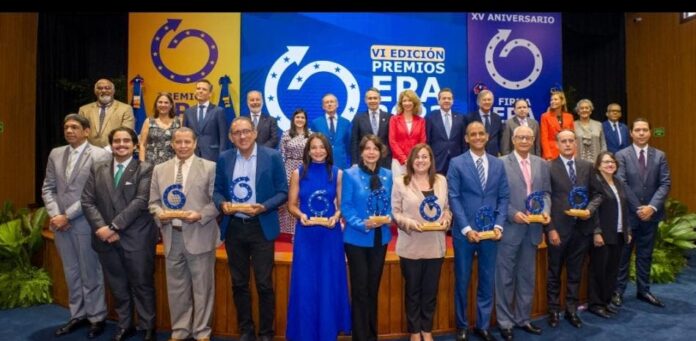 UE y MICM entregan los premios EPA