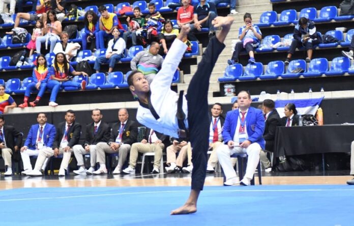Vilorio y Ramos brillaron en pruebas evento de poomsae
