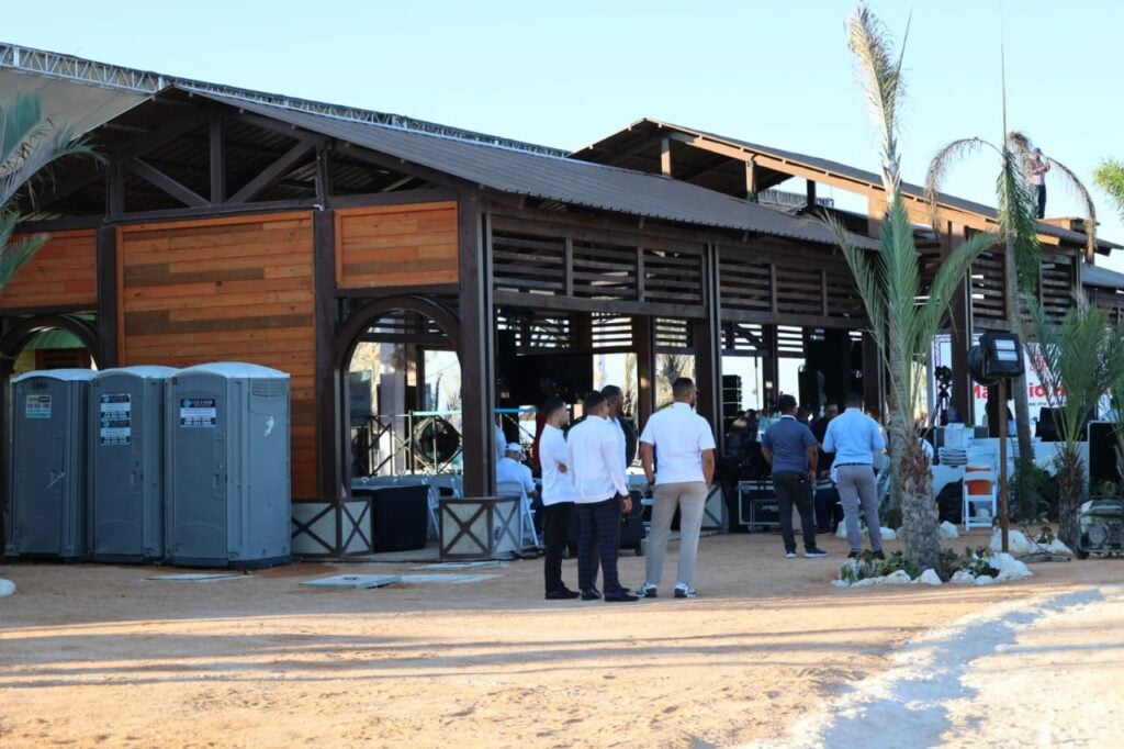 1704382699 392 En fotos Llegada del crucero Norwegian Pearl al puerto