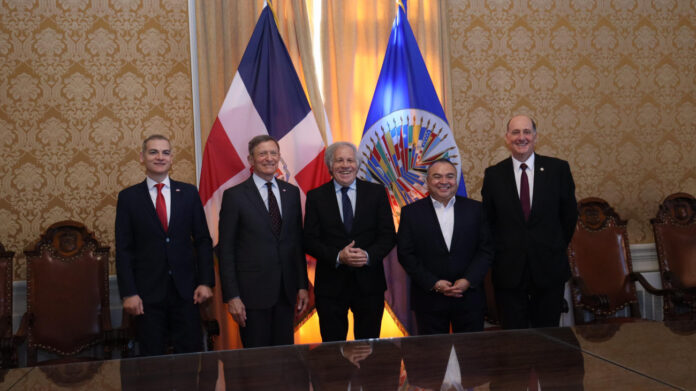 RD y la OEA firman un acuerdo para la observación de próximas elecciones