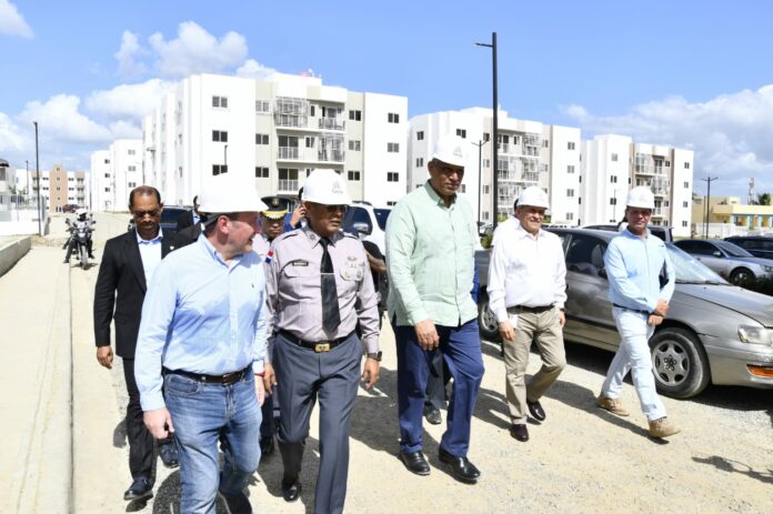 Interior y Policía asegura en marzo empieza entrega de apartamentos a agentes