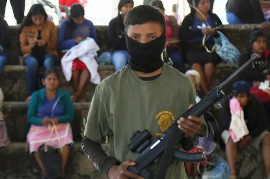 Las impactantes imágenes de niños que armaron contra la delincuencia Las impactantes imágenes de niños que armaron contra la delincuencia en México