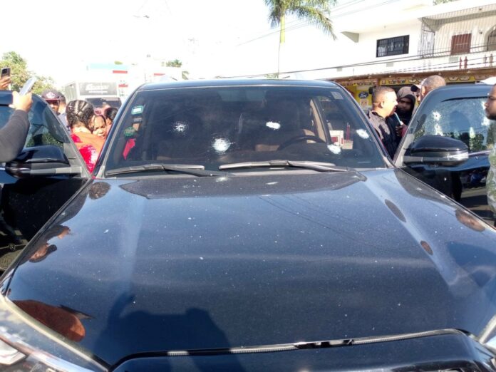 Acribillan a tres personas en Nagua mientras se desplazaban en una yipeta