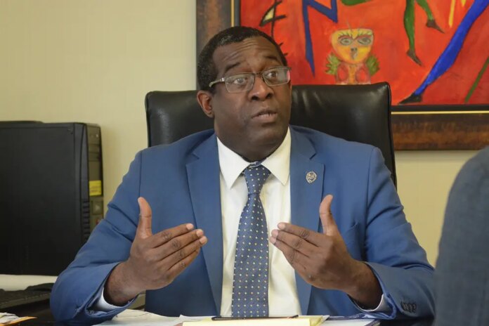 Afirma que cualquiera que gane las elecciones tendrá que hacer una reforma fiscal